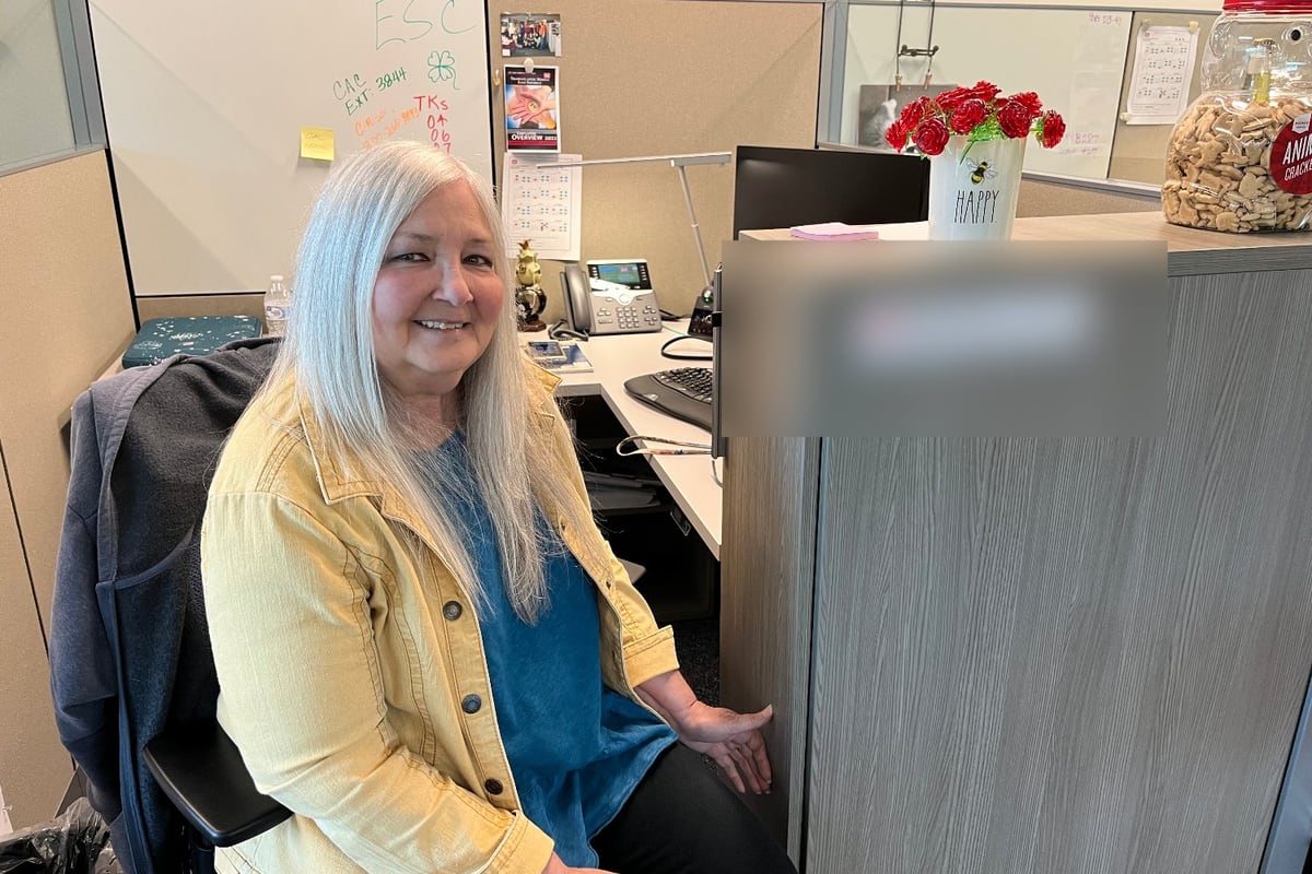 A Feith team member at her desk in the Fort Washington office